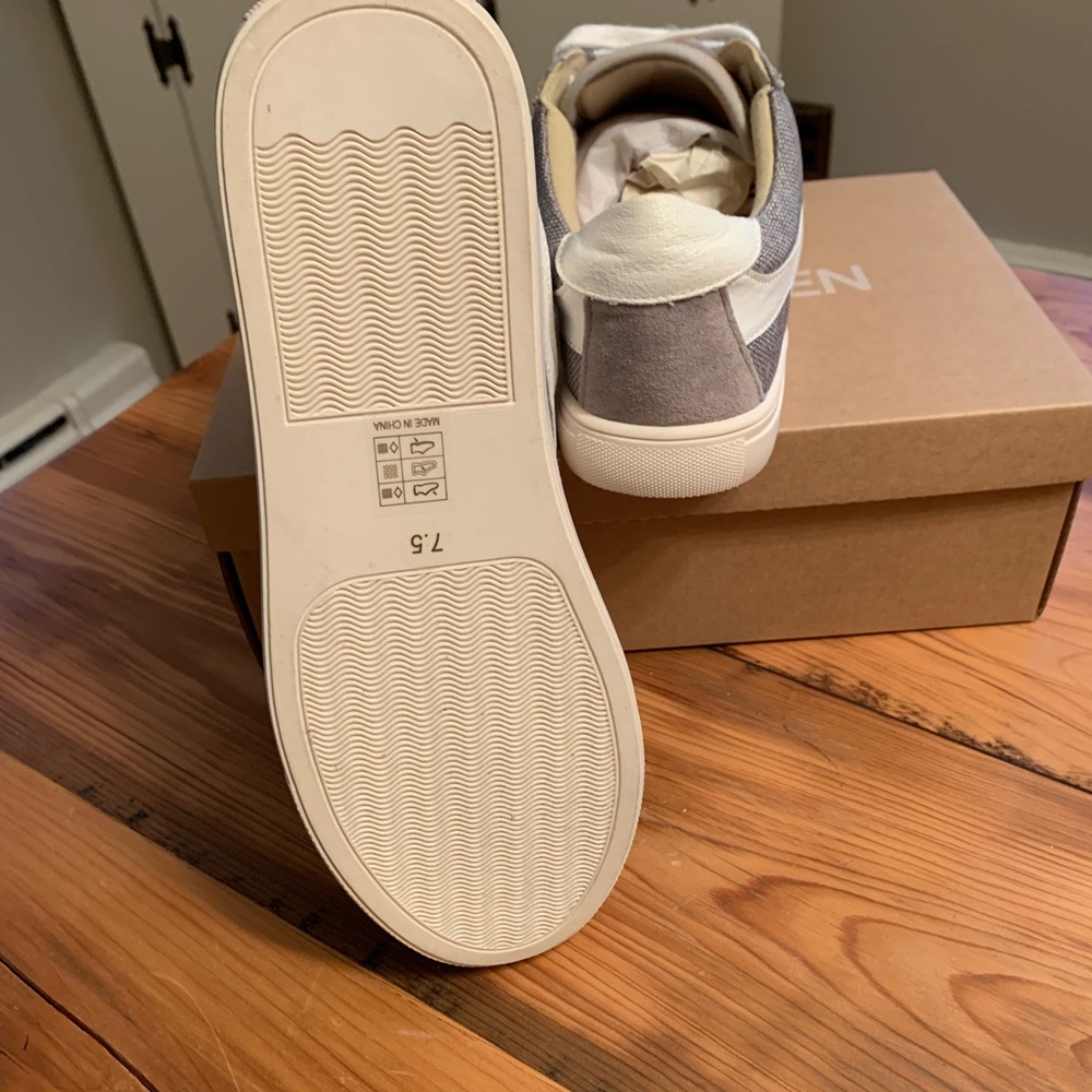 Women’s White Raven Sneakers - Picture 5 of 5